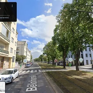 Apartmán 100, Praha